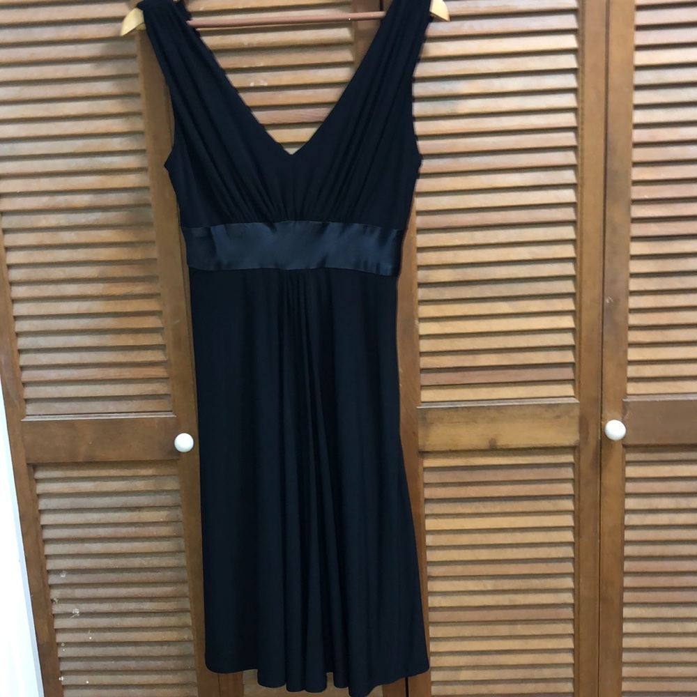 JonesNewYork party dress w/V-neck, gathers